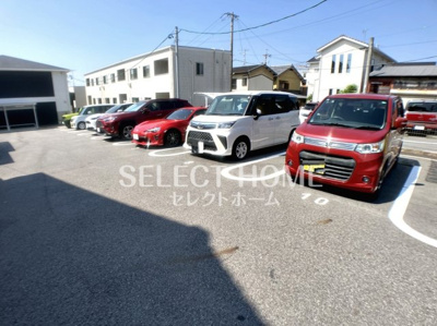 【駐車場】 | ベルフラワー荒居 | 駐車スペースもあります