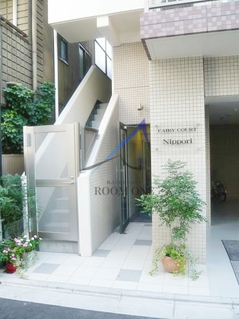 フェアリーコート日暮里のエントランス|エントランスです。