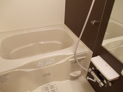 クロシェットⅠの浴室