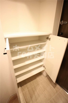 【内装】 | ファーストフィオーレ九条 | シューズBOXがあります