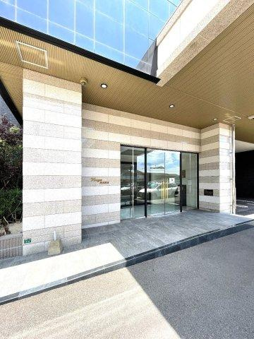 福岡市博多区東那珂１丁目の賃貸マンションのエントランス