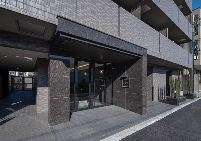 ルーブル都立家政六番館のエントランス