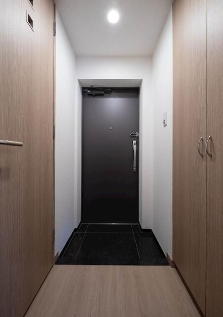 ルーブル都立家政六番館の玄関