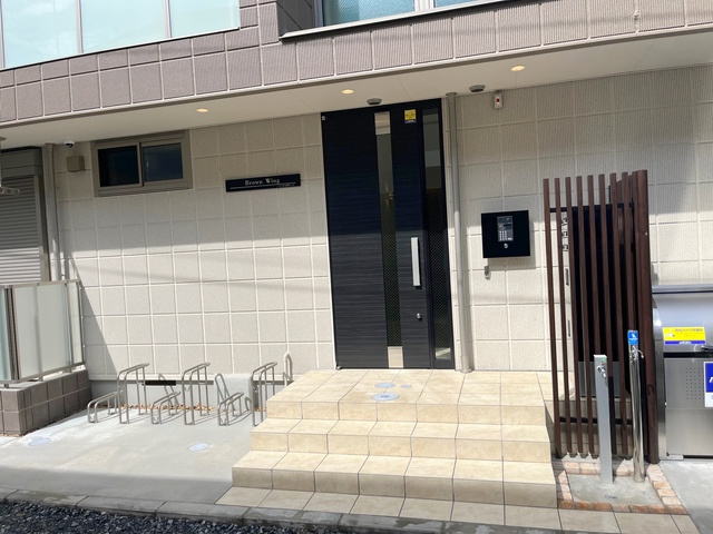 Brown Wingのエントランス