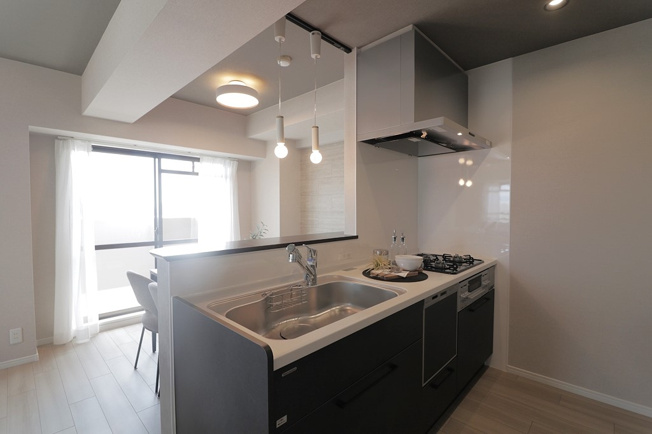 【キッチン】 | ライオンズマンション城東緑橋 | 食洗機付きのシステムキッチン新調です☆3口ガスコンロ☆