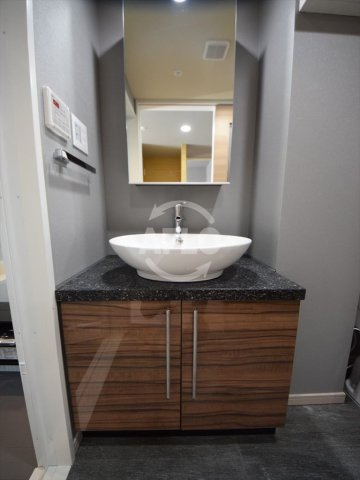 ファーストフィオーレ阿波座アクアの独立洗面台|ファーストフィオーレ阿波座アクア　独立洗面化粧台