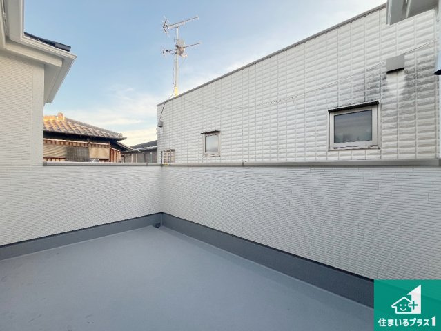 加古川市加古川町北在家　第4期　新築一戸建てのバルコニー|ワイドバルコニーは洗濯物を干すスペースが広いのでご家族が多くても安心！
