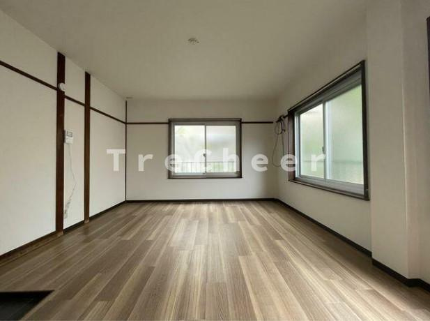 高橋アパートの居間・リビング