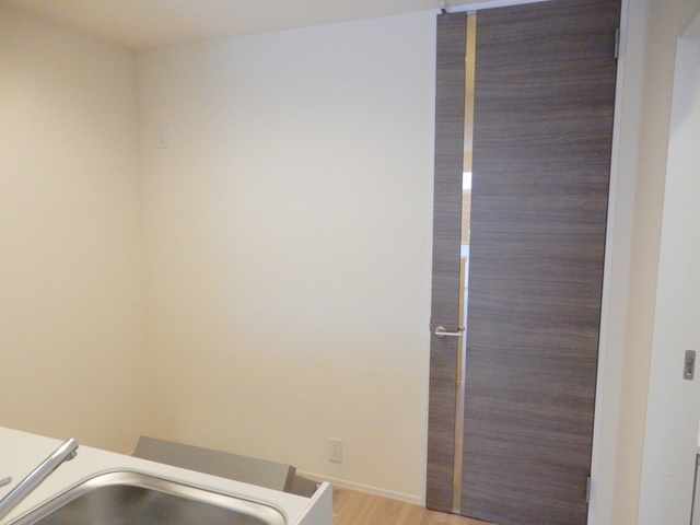 シュヴァルブランのキッチン|キッチン裏スペース