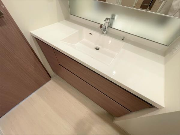 多摩市関戸１丁目の賃貸マンションの洗面所