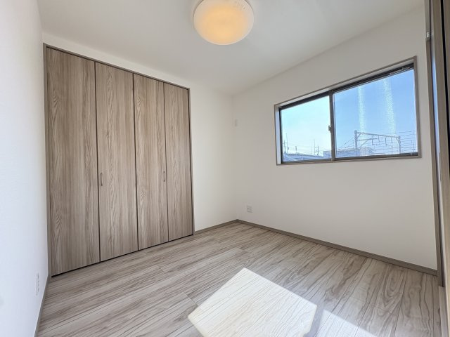 【洋室】 | 本庄市本庄第９期　ワイウッドコート　新築戸建　　全３棟　1号棟