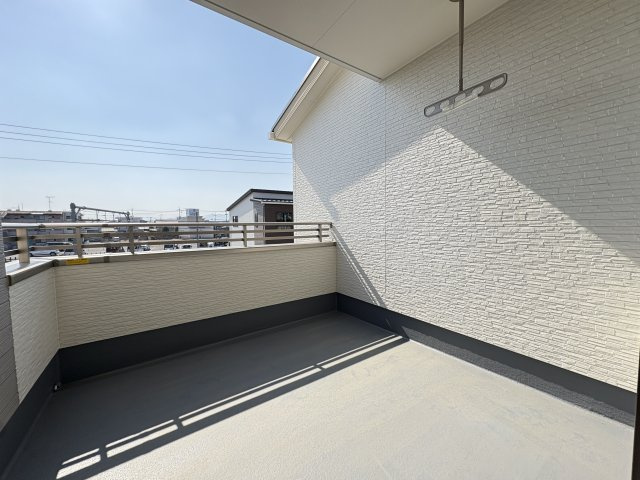 【バルコニー】 | 本庄市本庄第９期　ワイウッドコート　新築戸建　　全３棟　1号棟