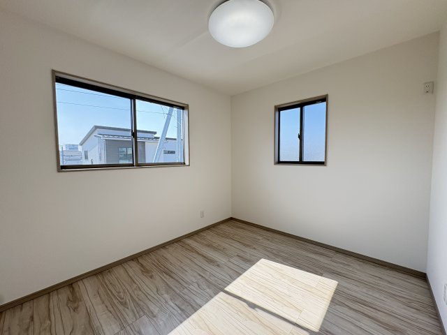 【洋室】 | 本庄市本庄第９期　ワイウッドコート　新築戸建　　全３棟　1号棟