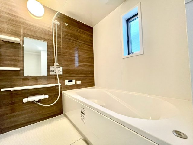 練馬区東大泉7丁目　戸建の浴室|浴室乾燥機付きのため、雨の日の洗濯物干しやカビの予防にも役立ちます。（2025.10.31撮影）

現地ご見学希望・資料請求などお気軽にお問い合わせ下さい！
03-5990-5201