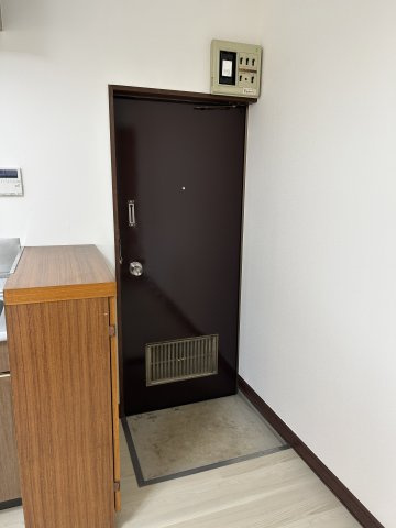 シャトークボタの玄関