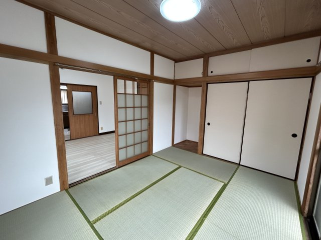 シャトークボタの和室