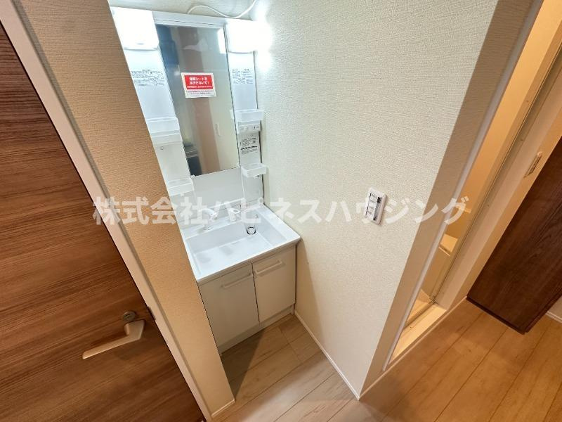 アーバンヒルズ柏の独立洗面台|※同施工会社別物件参考写真
