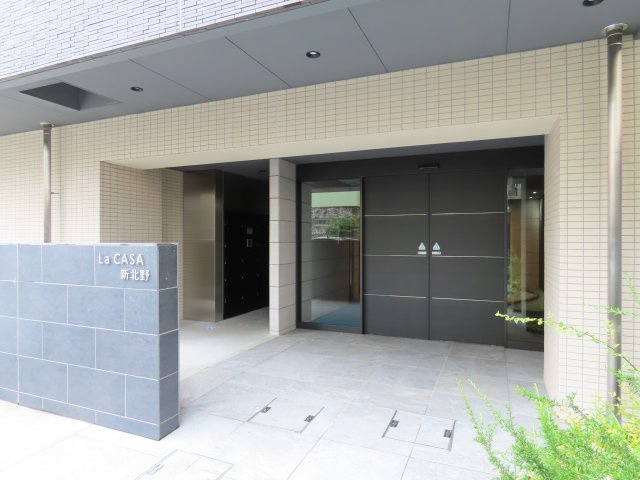 La CASA新北野のエントランス