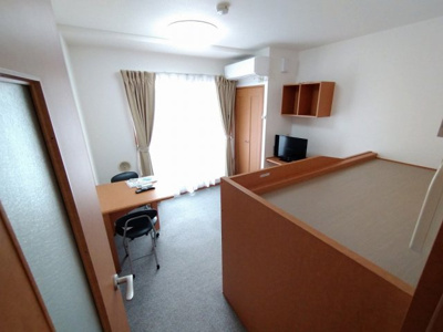 【居間・リビング】 | レオパレス大倉山エクレール | 1階はフローリング仕様です。