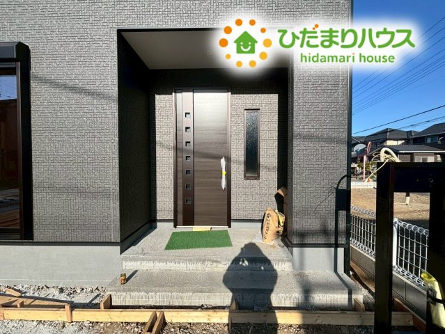 鴻巣市東第4　新築戸建　リーブル03の玄関