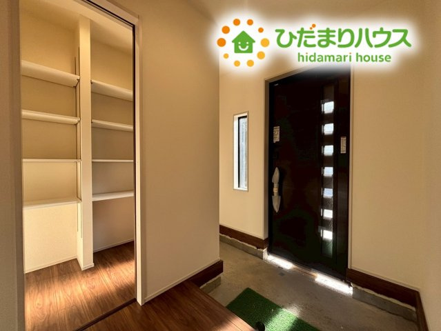 鴻巣市東第4　新築戸建　リーブル03の玄関