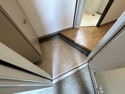 【玄関】 | リリーハウス