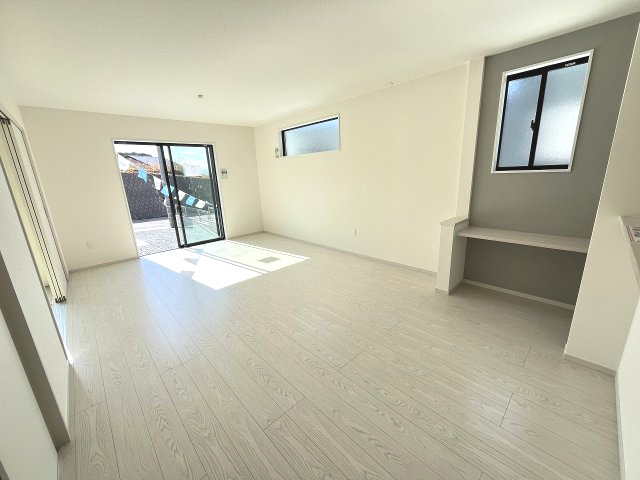 【居間・リビング】 | 糟屋郡宇美町障子岳3丁目1期　1号棟（全4棟）【仲介手数料無料・0円】 | 施工例。施工例は完成時と異なる場合があります。