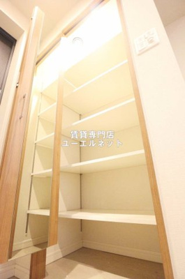 【設備】 | STOLZ KISHIBE | 収納力たっぷりのシューズクロークで玄関すっきり！