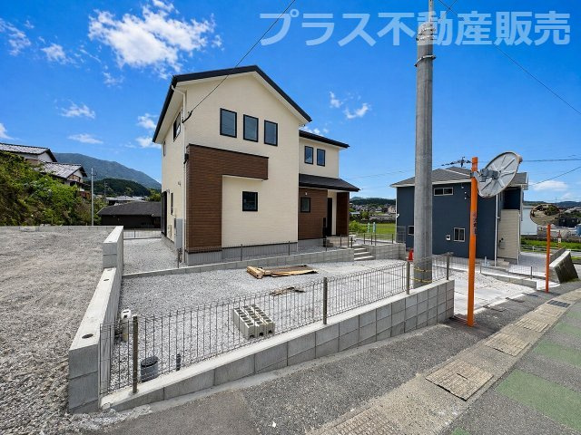 【外観】 | 糟屋郡宇美町障子岳3丁目1期　2号棟（全4棟）【仲介手数料無料・0円】 | 現地写真。プラス不動産販売なら、現場の全ての棟をまとめてご見学頂けます。