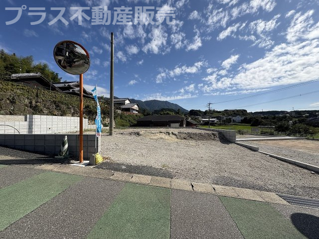 【玄関】 | 糟屋郡宇美町障子岳3丁目1期　2号棟（全4棟）【仲介手数料無料・0円】 | 現地写真。