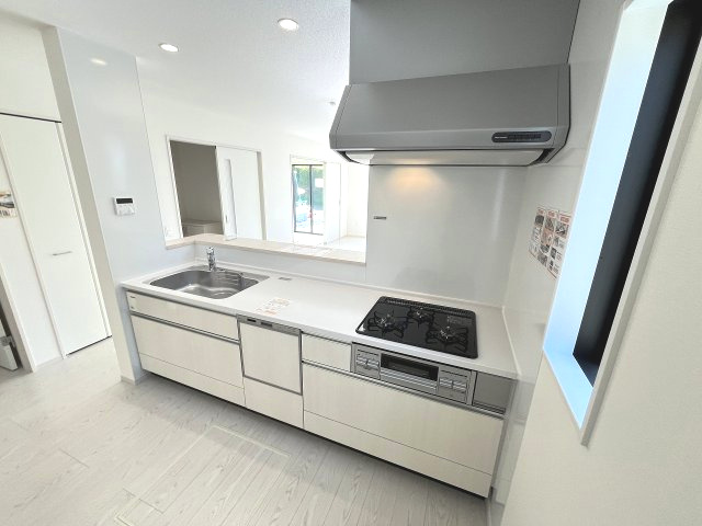 【キッチン】 | 糟屋郡宇美町障子岳3丁目1期　2号棟（全4棟）【仲介手数料無料・0円】 | 施工例。施工例は完成時と異なる場合があります。