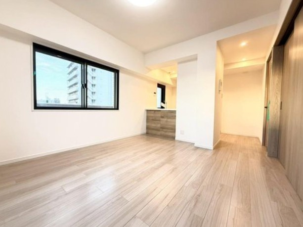 【居間・リビング】 | 日神パレステージ板橋本町第６ | 光と風があふれる開放的なリビングダイニングには自然と家族みんなが集まってきます。