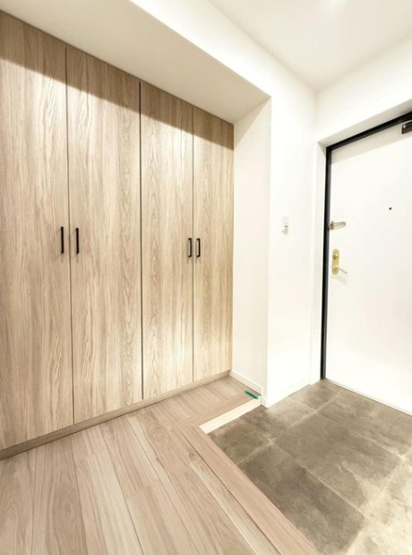 【玄関】 | 日神パレステージ板橋本町第６ | 帰り着くたびに洗練されたテイストの空間に迎えられ誇りと喜びを感じる玄関まわりです。