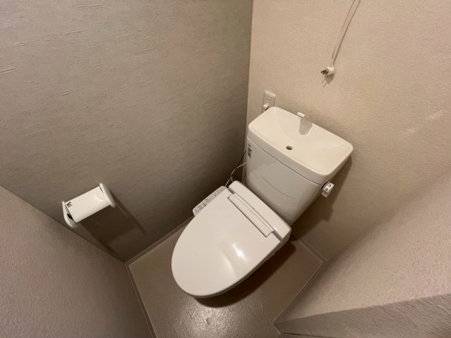 堺市西区浜寺元町４丁テラスハウスのトイレ