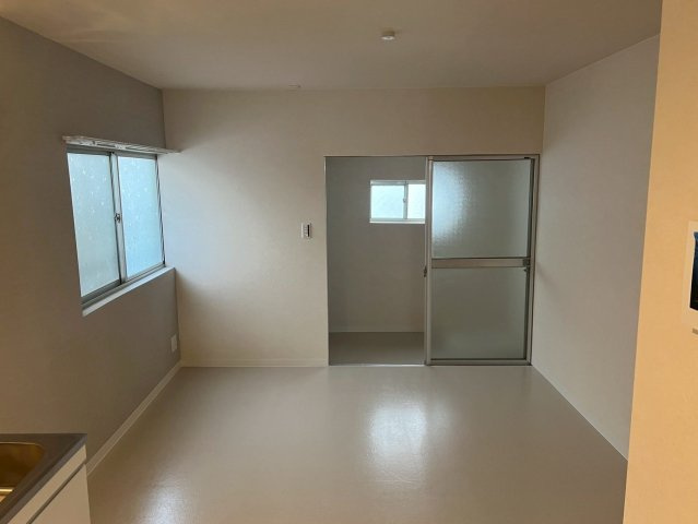堺市西区浜寺元町４丁テラスハウスの居間・リビング