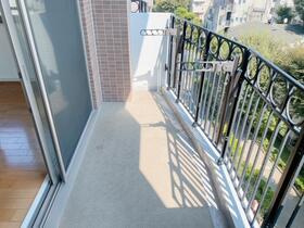 グローリオ三軒茶屋のバルコニー