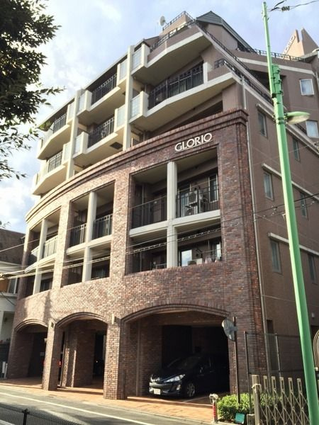 グローリオ三軒茶屋の外観