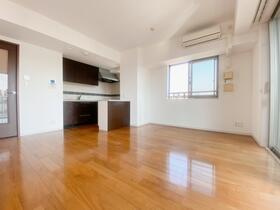 グローリオ三軒茶屋の居間・リビング