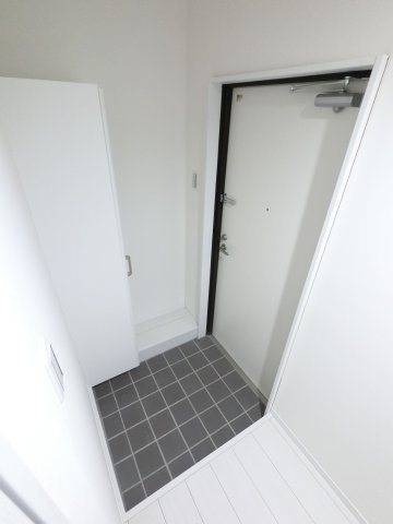 Fortitudo四街道の玄関