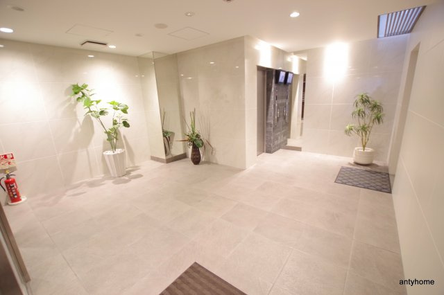 ランドセントラル梅田　仲介手数料無料のロビー