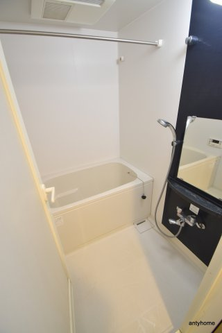 ランドセントラル梅田　仲介手数料無料の浴室