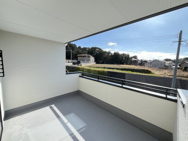 【バルコニー】 | 糟屋郡宇美町障子岳3丁目1期　3号棟（全4棟）【仲介手数料無料・0円】 | 施工例。施工例は完成時と異なる場合があります。