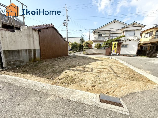 明石市鳥羽　土地の前面道路含む現地写真|●年中無休：当日予約可●前面道路との高低さがなく、入出庫もしやすいです。