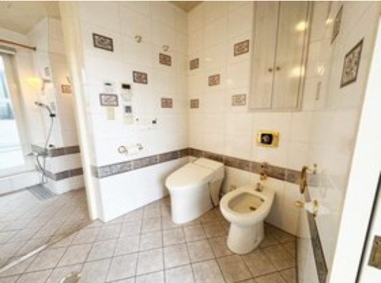 ファミリアワダの画像