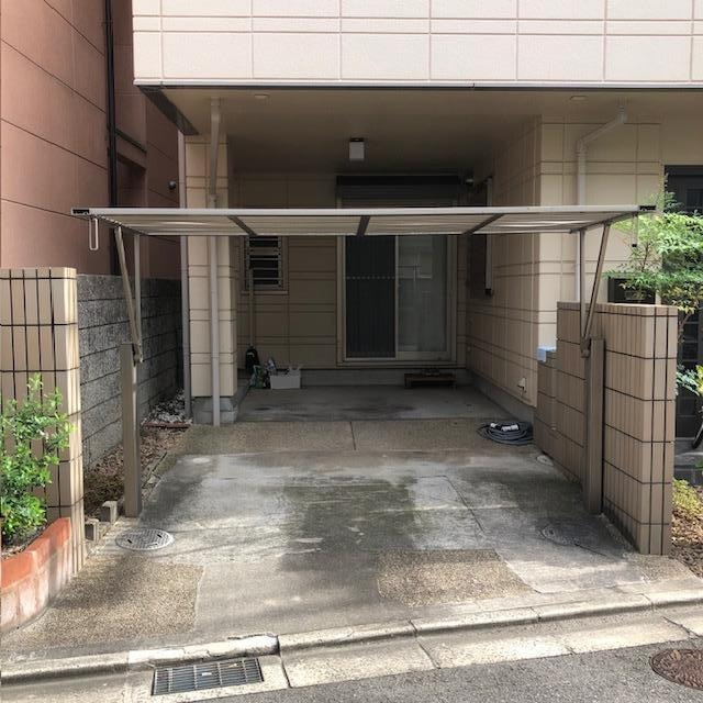 中古戸建 大東市諸福2丁目（平成5年築）の駐車場