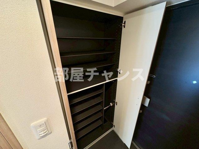 プレサンスジェネ鶴舞の収納