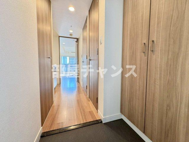 プレサンスジェネ鶴舞の玄関