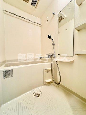 プレサンスジェネ鶴舞の浴室