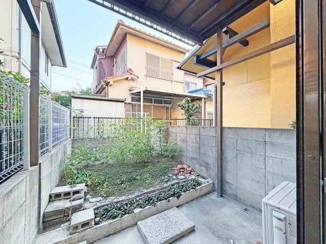 惟信町5丁目戸建の庭