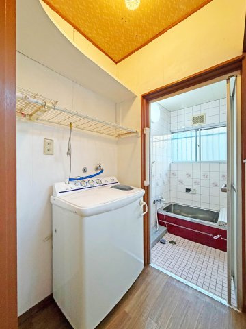 惟信町5丁目戸建の洗面所